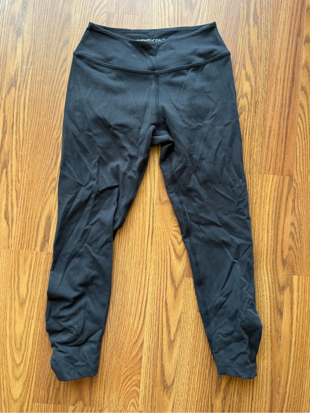 Beyond Yoga Black Ruched Capri Leggings Size S